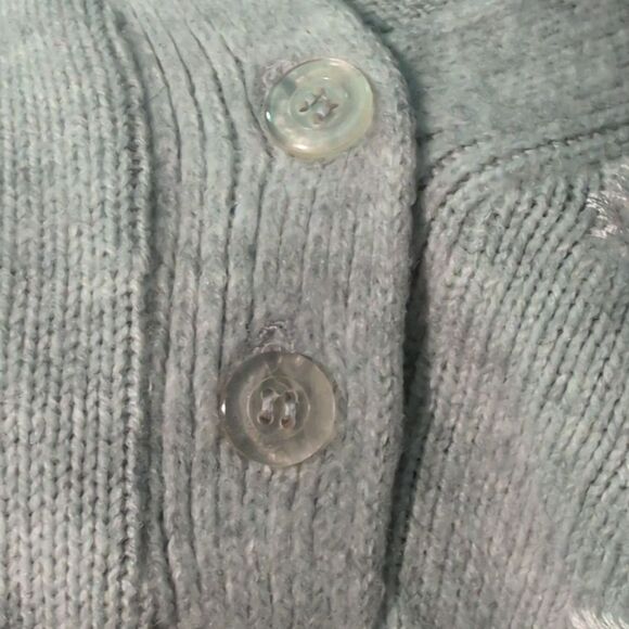 Vintage Women's Light Gray Embroidered Floral Knit Sweater‎ - Picture 4 of 10